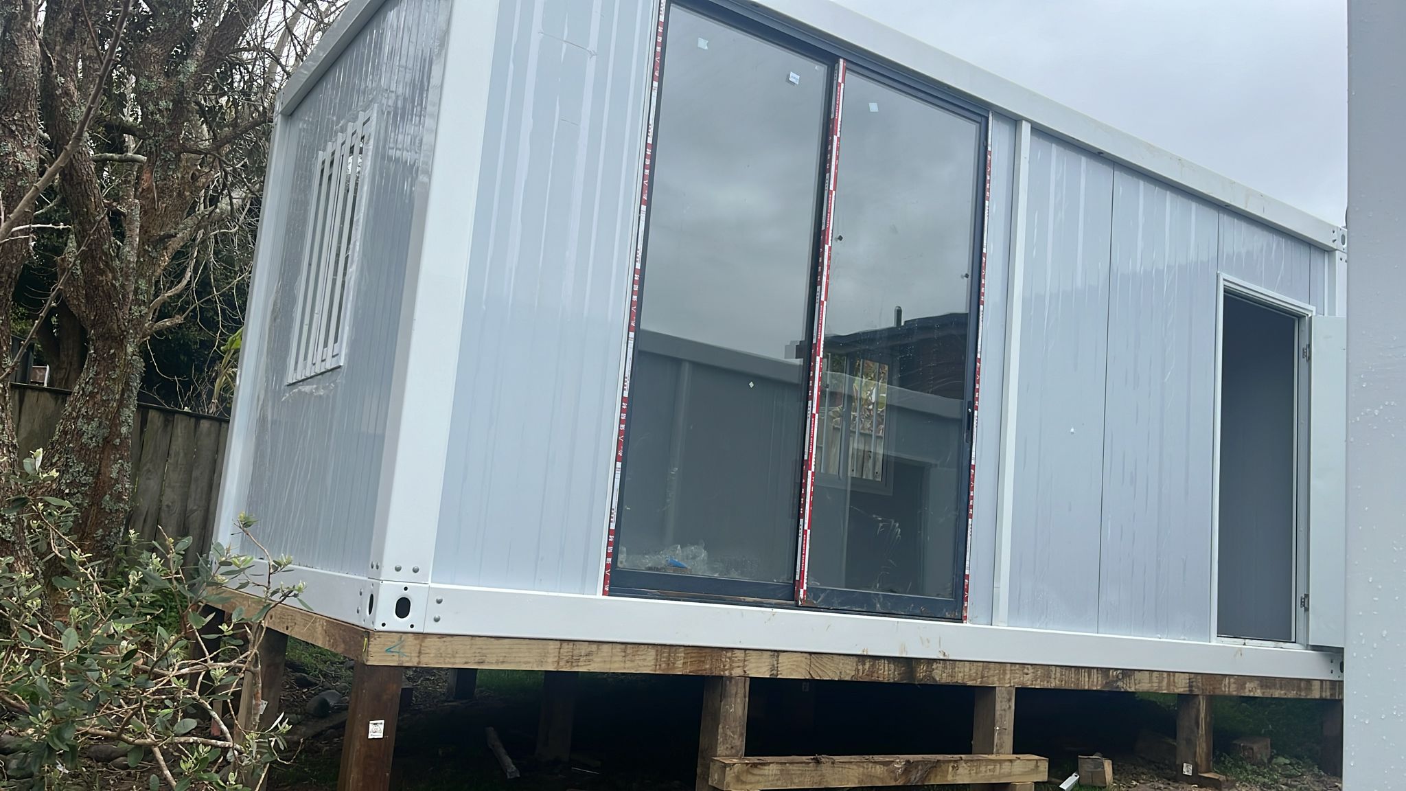 6m x 3m = 18 Sqm Portable Cabin Kitset $4,597.00 Regular price $6,999.00 Save $2,402.00. Detatchable Flatpack in Otara Auckland White and Black Color, 50mm and 75mm EPS, Electrical Kit, Bathroom set, Kitchentte, Assembly Delivery Available
