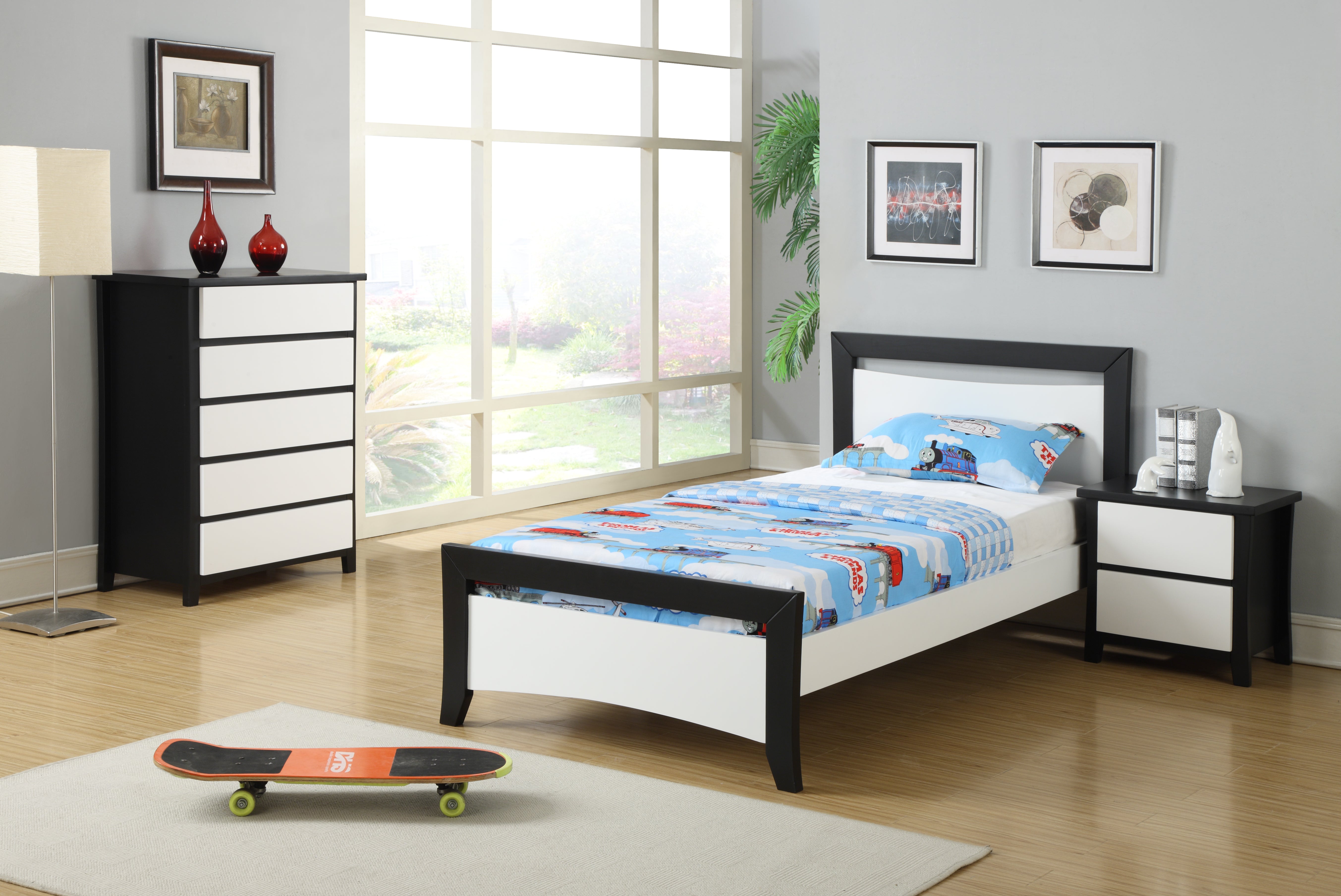 Perry Style 4PCS  Black and White Bedroom Suite